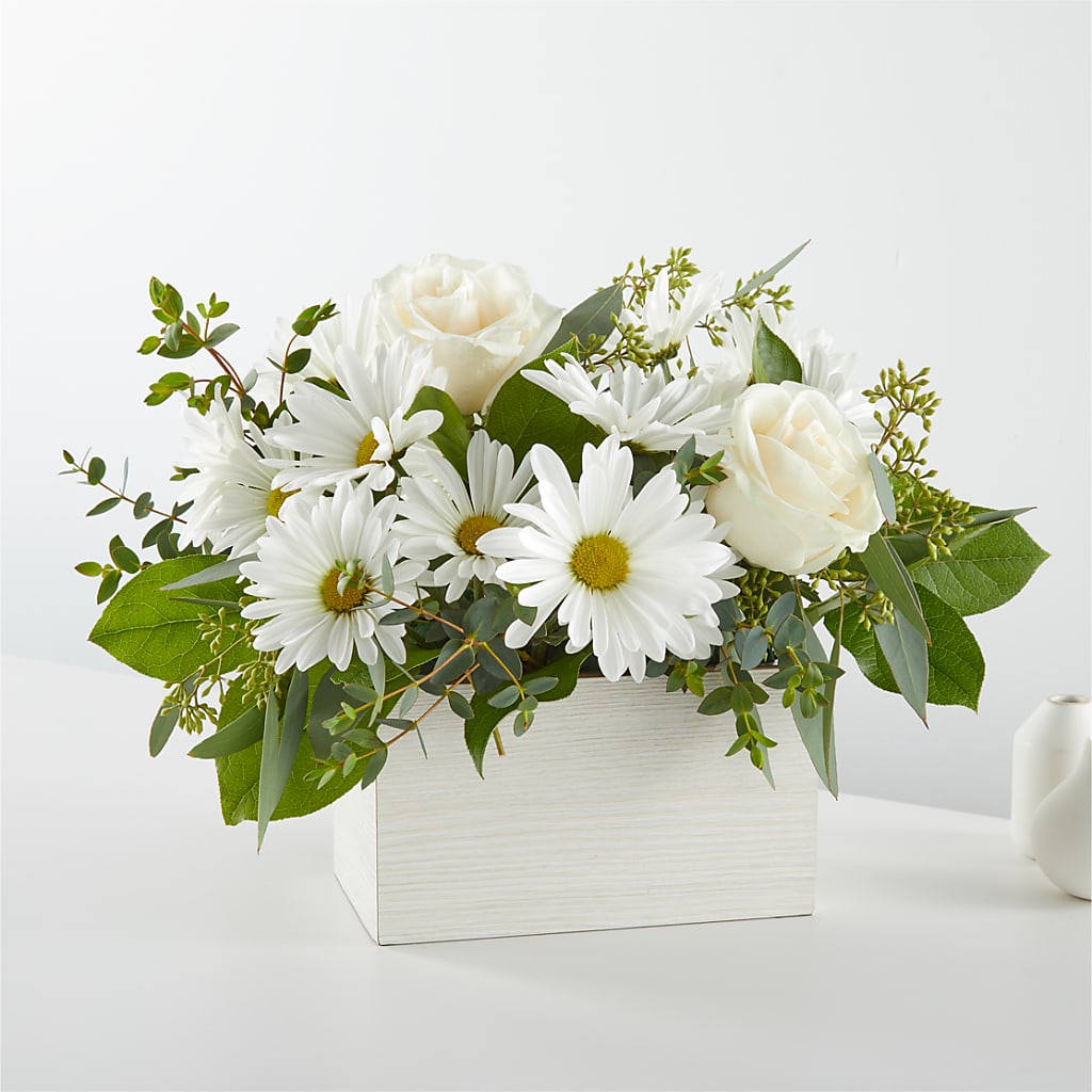 Fresh Linen Box Bouquet – St Lucie Flower Venue And Gifts, Fort Pierce FL